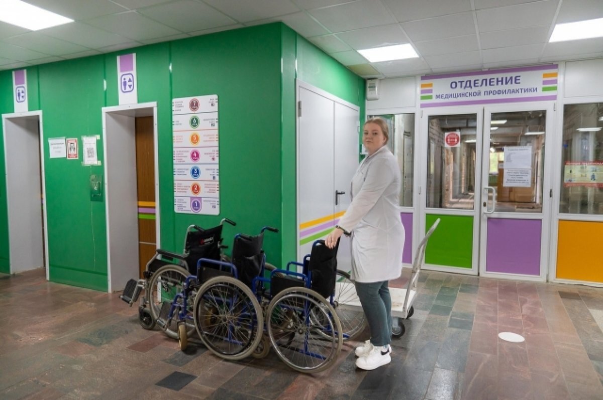    В орловских поликлиниках теперь работают помощники для пациентов