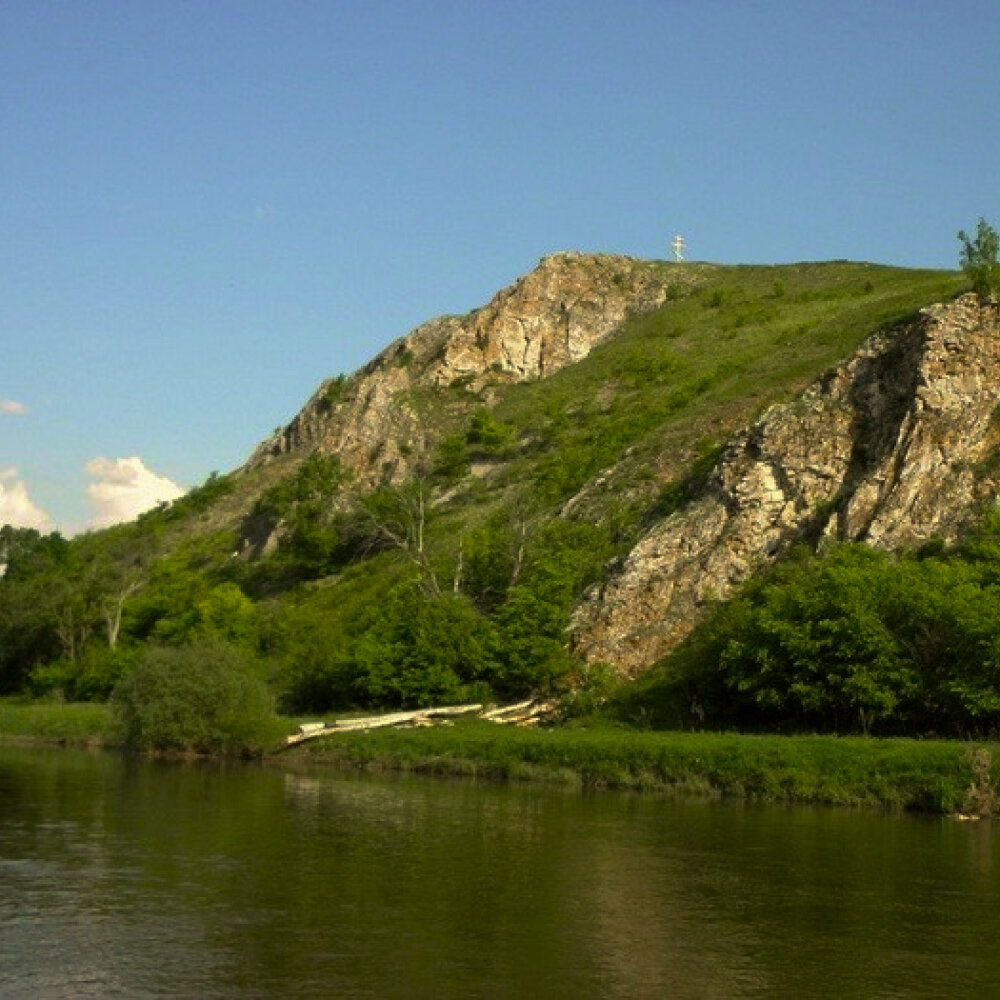 Погода в петропавловке кусинского. Скала чертов палец село Петропавловка.