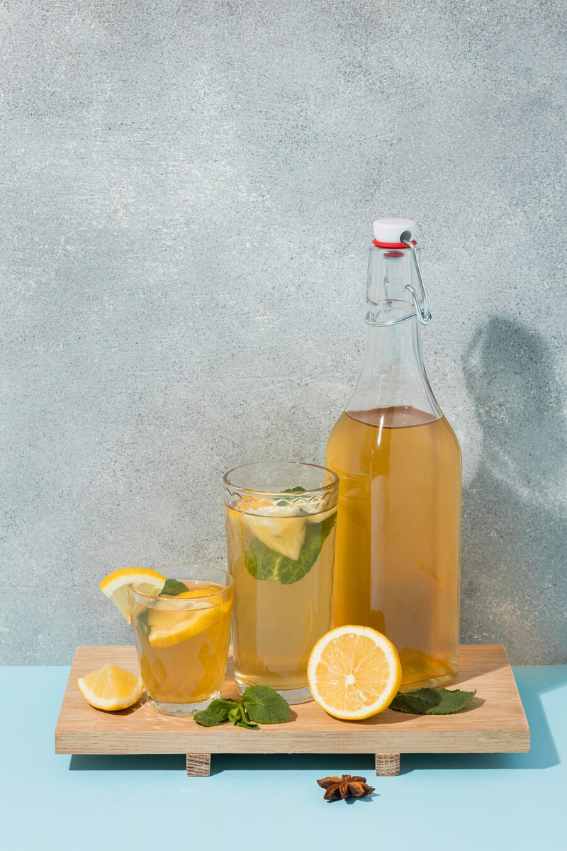 Холодный чай в бутылке без сахара.