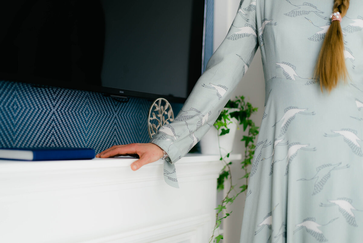 ТВ зона с декоративным фальш-камином