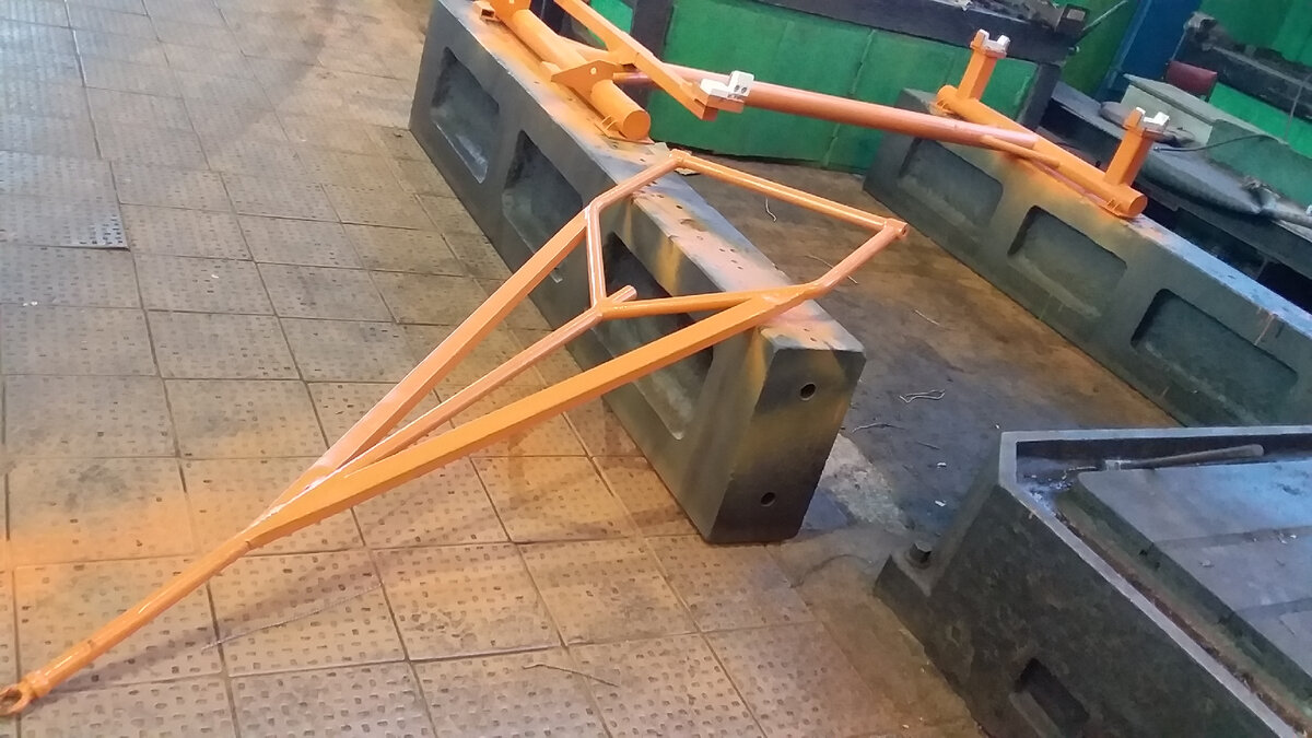 Металлоизделие в стадии покраски