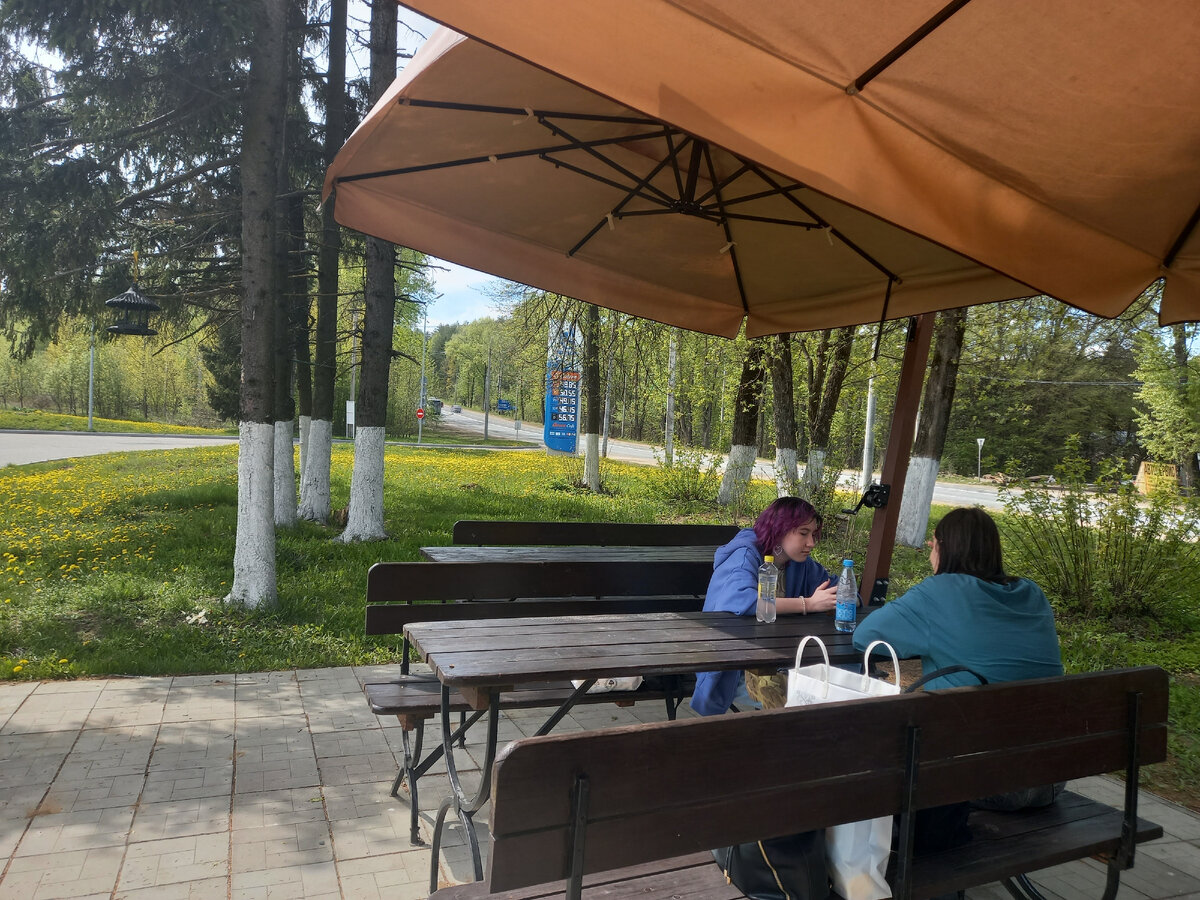 Отдых на трассе возле заправки