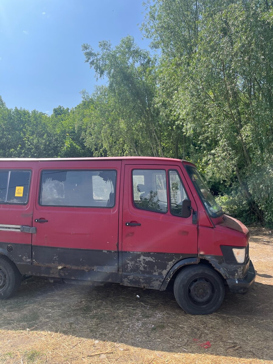 Единственная машина приюта - на ней отвозят собак в клиники и на новый участок, доставляют питание, стройматериалы... Грузовая машина для нас незаменима и остро необходима!