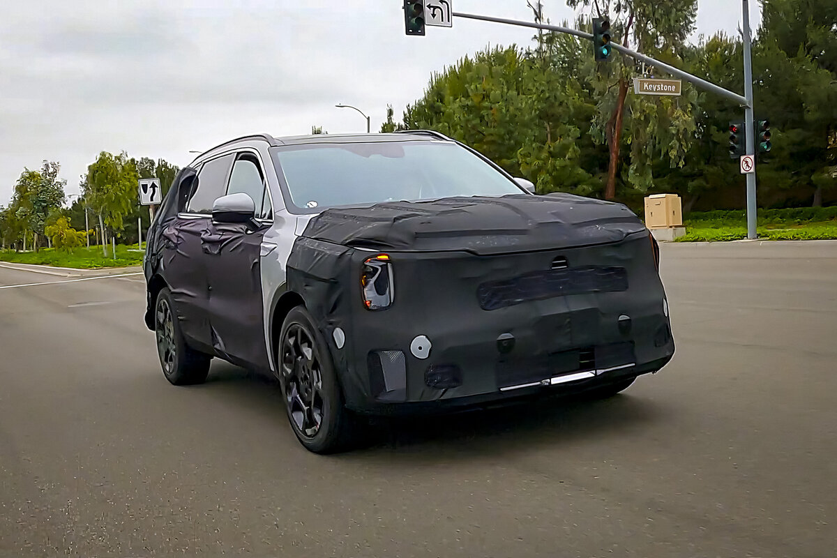    Kia Sorento   
KindelAuto / YouTube
