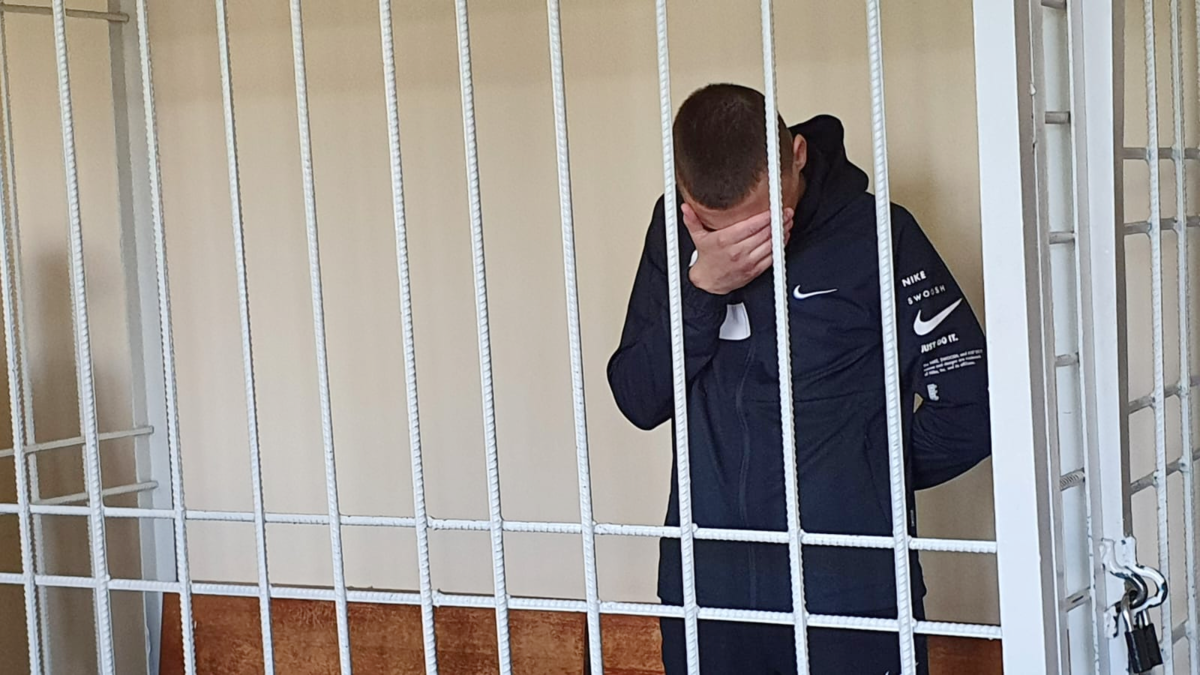 Угрожают заключенные. Судимые решетка. Осужденный. Тюрьма Новосибирск.