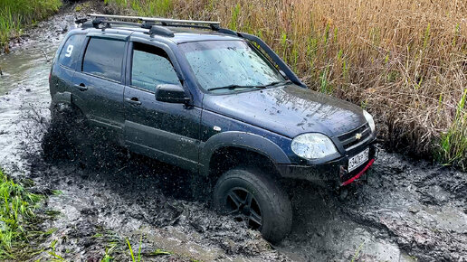 Descargar video: Кто говорит, что резина не главное - смотрите. НИВА на 35х колесах против Chevrolet NIVA на 30х китайских колесах