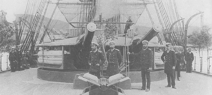 8-дм орудия, которыми в реальности был вооружен броненосный корабль "Адмирал Нахимов"