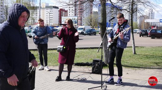 Голосистая Девушка !! Засыпай на руках у меня, засыпай. Cover