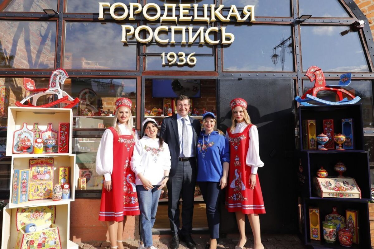    Он находится за Кладовой башней, в арке напротив 10-го корпуса Pravda-nn.ru