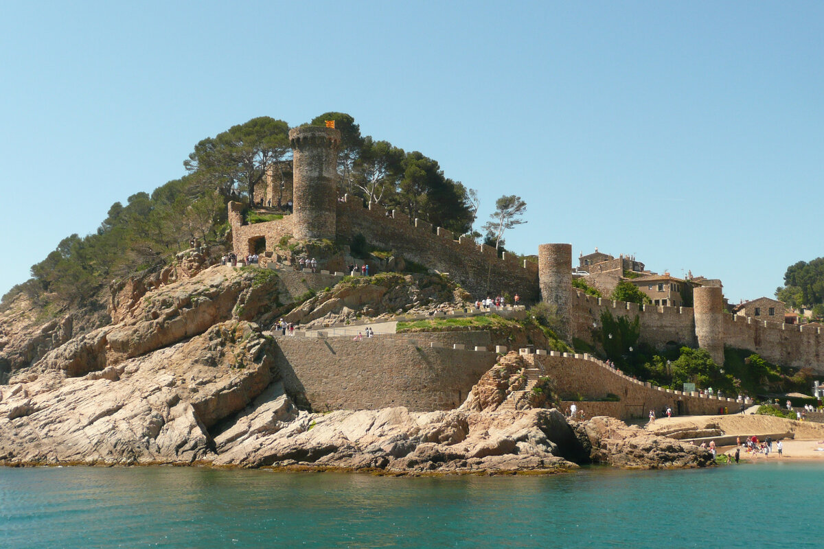 Крепость Вила Велья  (Vila Vella) на побережье Коста Брава Тосса-де-Мар