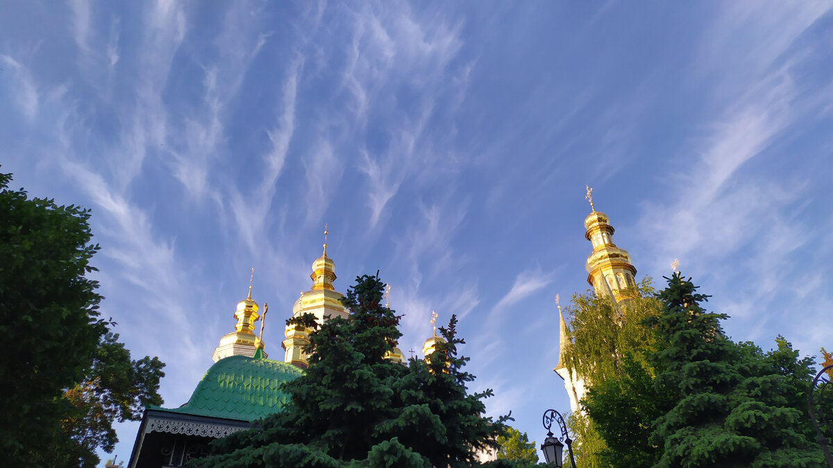 Фотографии сделаны мною весной 2021 года. Киево-печерская Лавра.