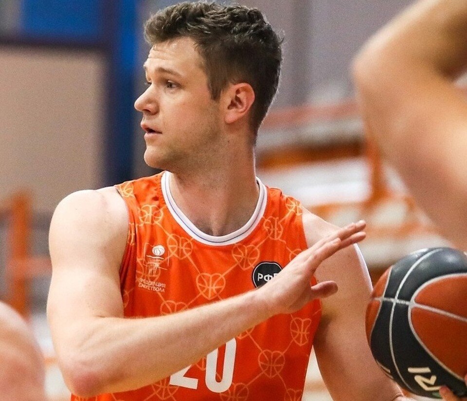    Андрей Зубков в Челябинске стал участником «Матча друзей», организованном региональной федерацией баскетбола и клубом «Челбаскет». Фото ФБЧО