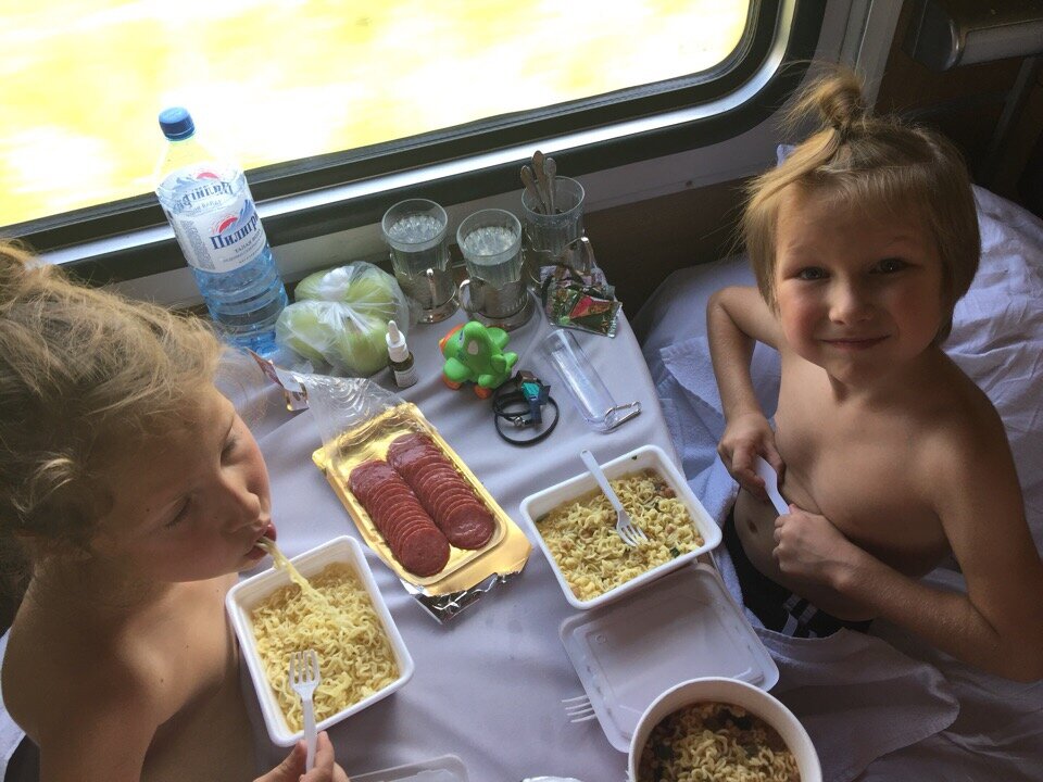 Еда в поезд на 3