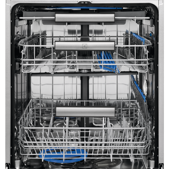 Не допустите поломки вашей посудомоечной машины из-за неправильной эксплуатации.  Мы в Electrolux знаем, как сделать так, чтобы ваша незаменимая помощница на кухне прослужила вам максимально долго.  1.-2