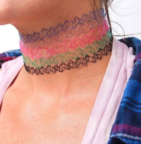 Чокеры. Самым популярным был черный чокер