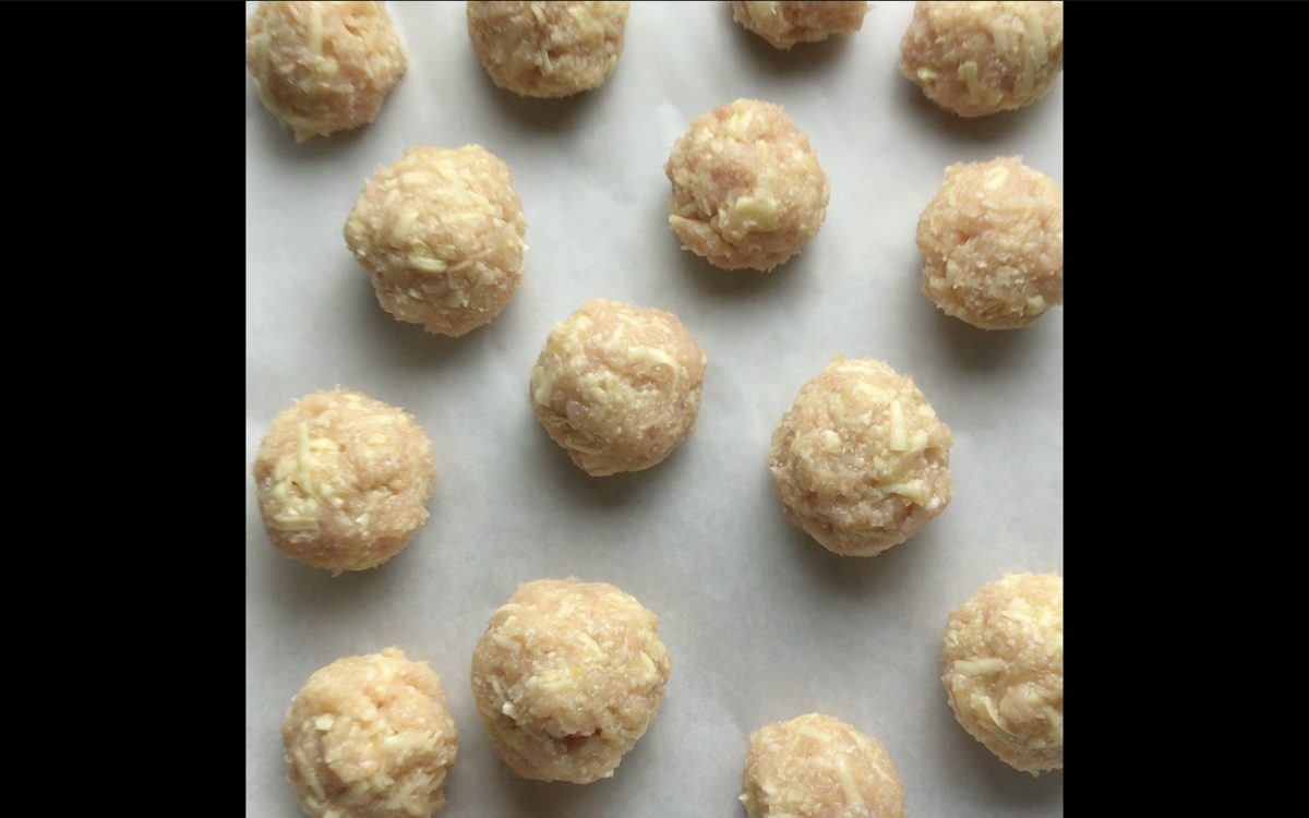 Куриные шарики с сыром в духовке. ПП рецепт