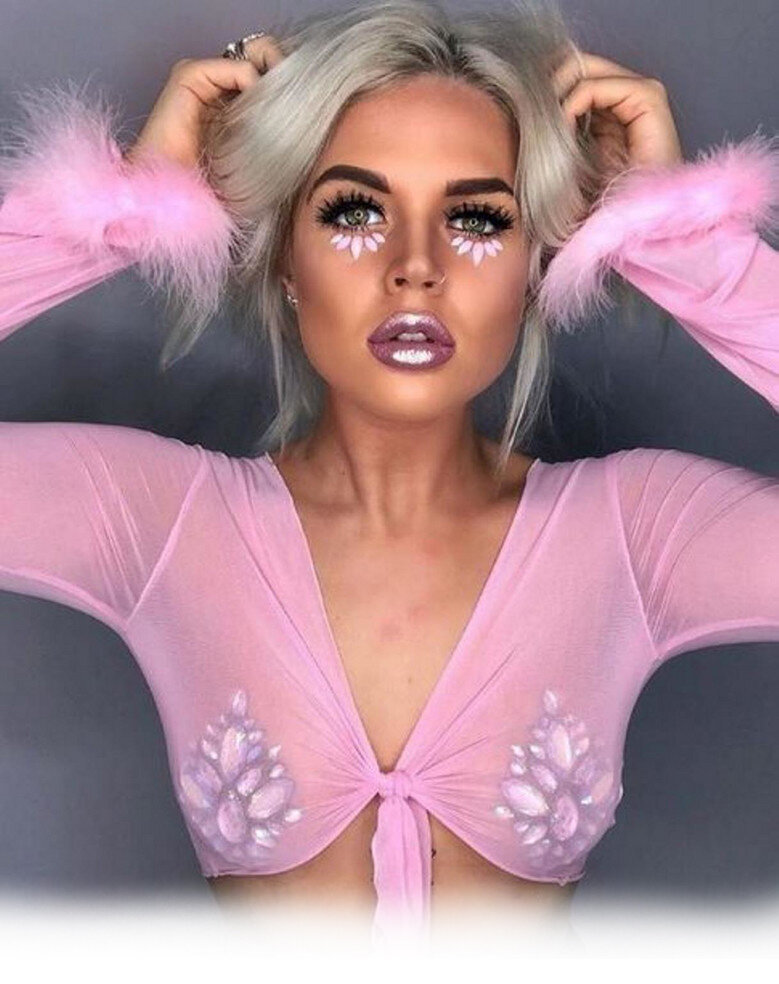 Фото: кристаллы на соски