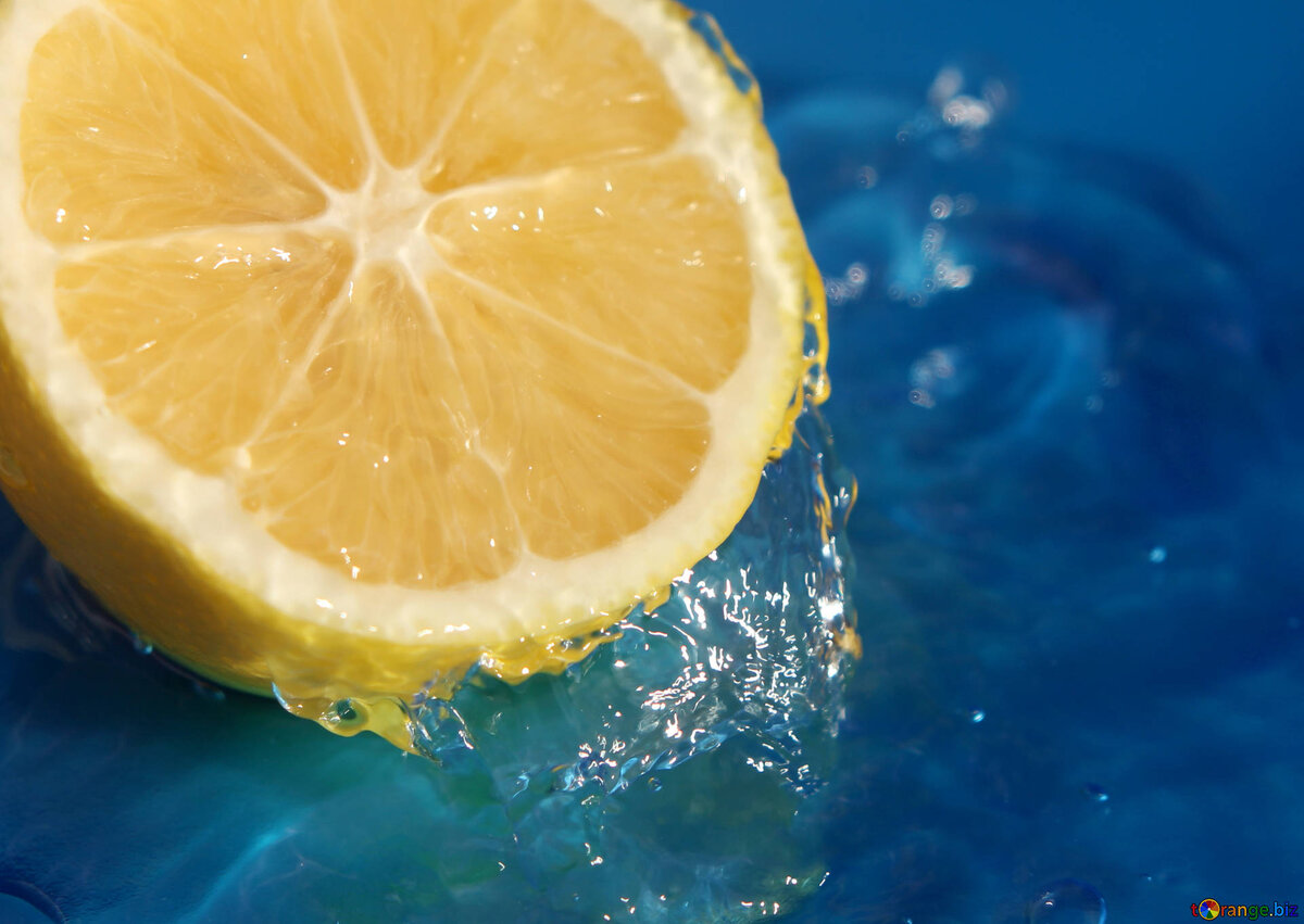 Источник: https://torange.biz/photo/40/HD/citrus-lemons-water-background-lemon-40766.jpg