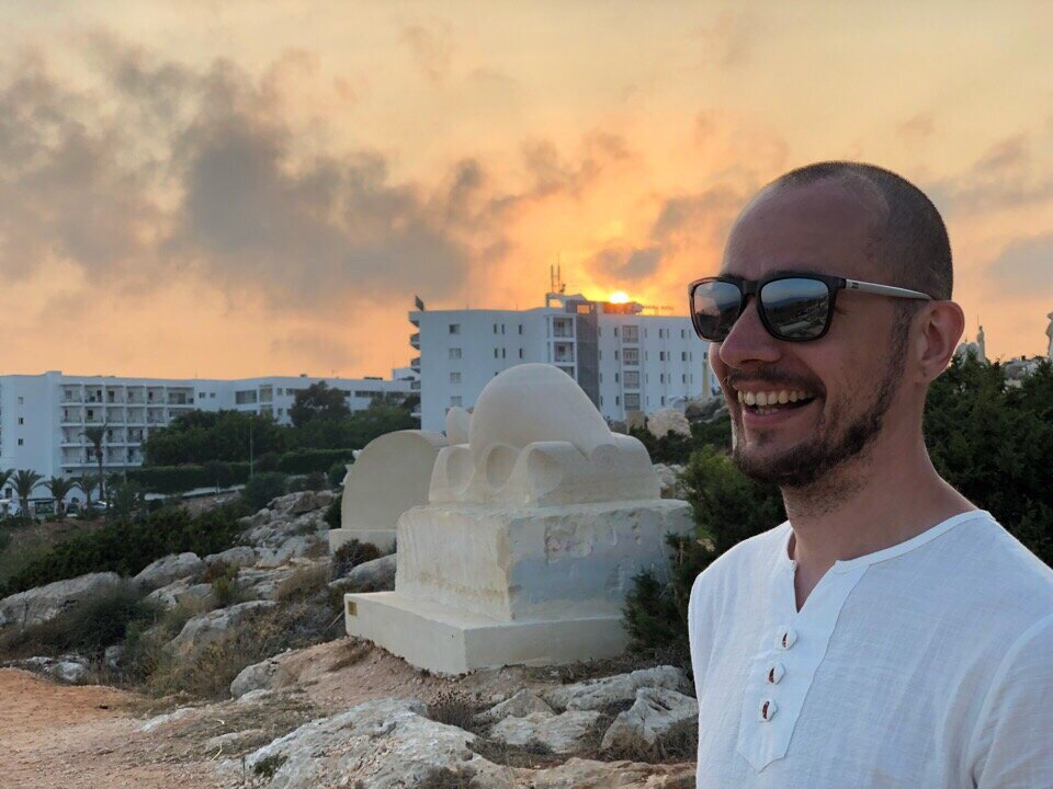 Вячеслав Балобанов — разработчик с 10-летним стажем фриланса, создает сложные интернет-проекты, информационные системы, сайты и приложения.