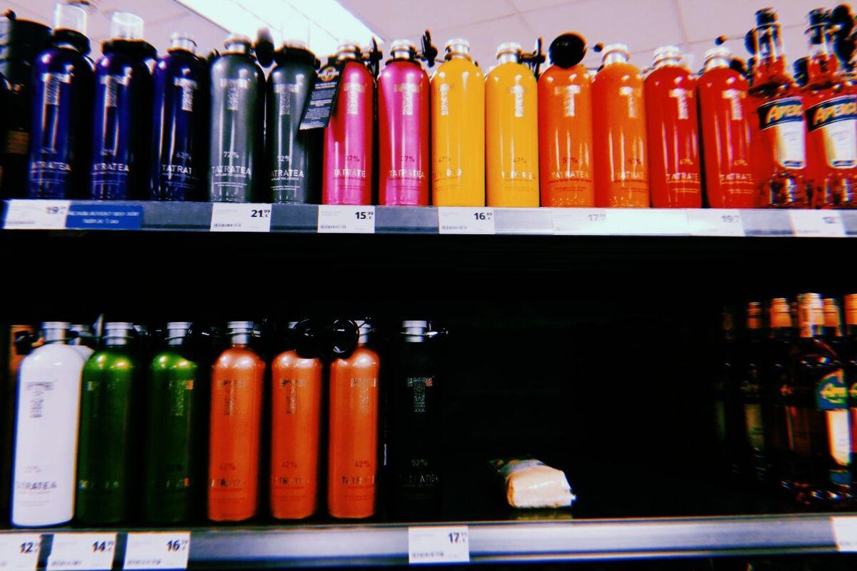 Симпатичный дизайн, бутылка приятно тяжелая, цены ориентировочно от 12€