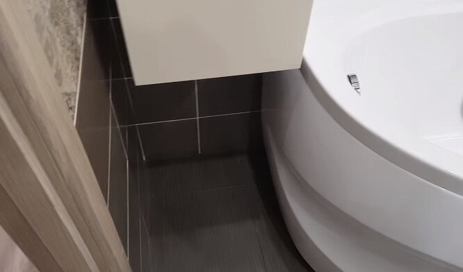 А под пеналом вполне поместится корзина для белья