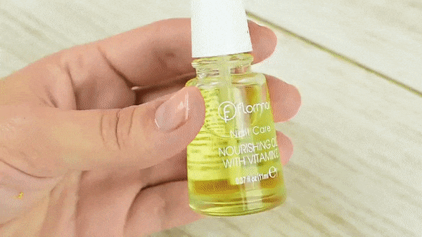 Используйте масло для кутикул