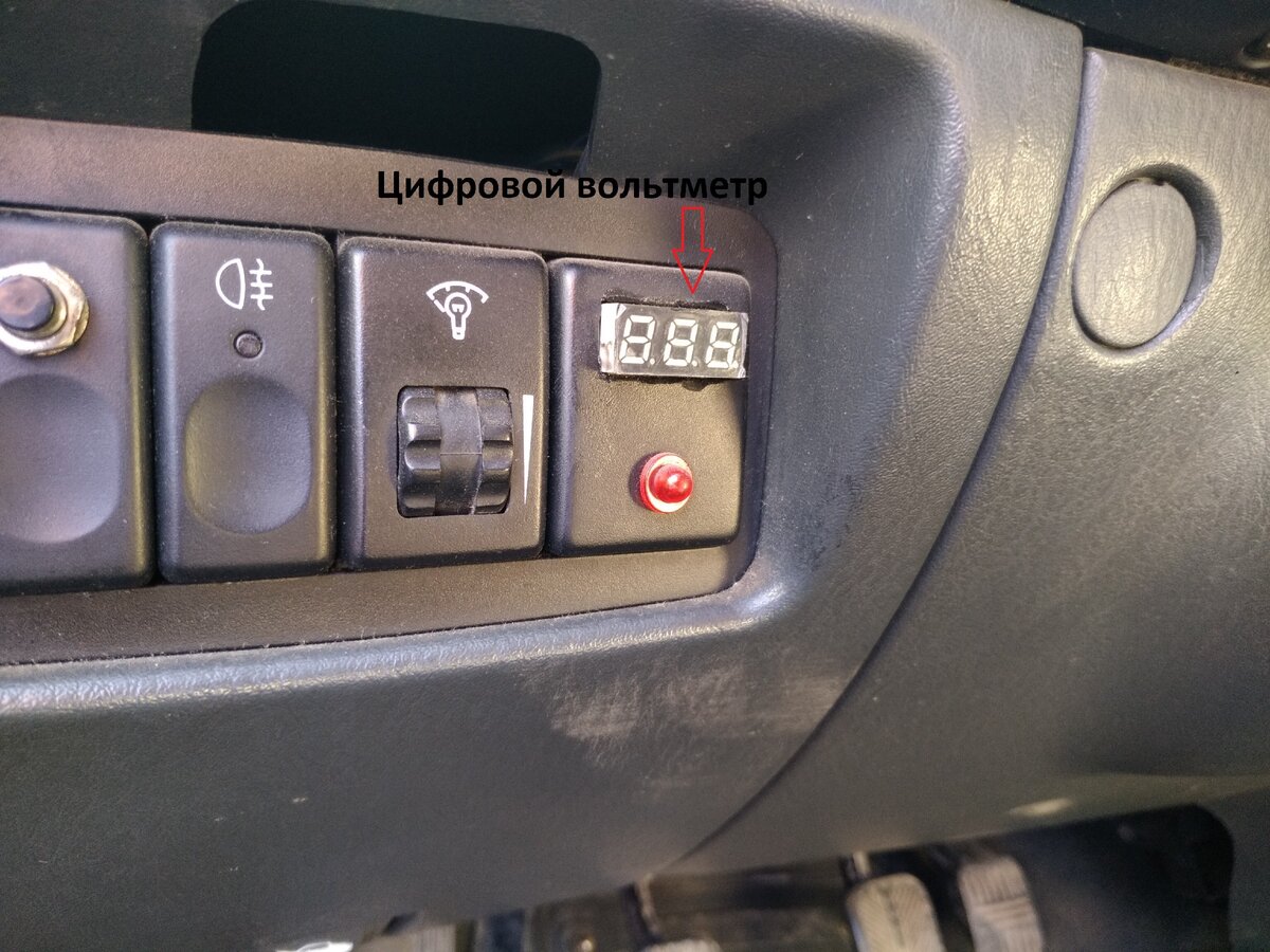 Китайский цифровой вольтметр до десятых долей  от 0v до 30v