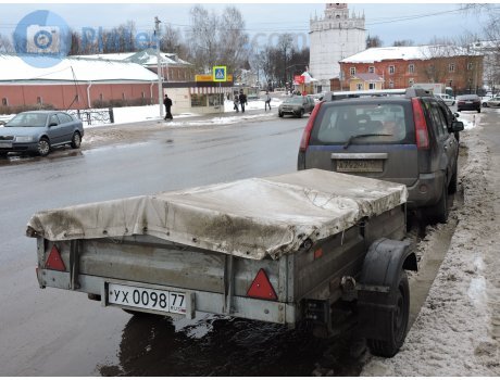 Фото с сайта avto-nomer.ru. Прицепный госномер со внеочередной серией букв.