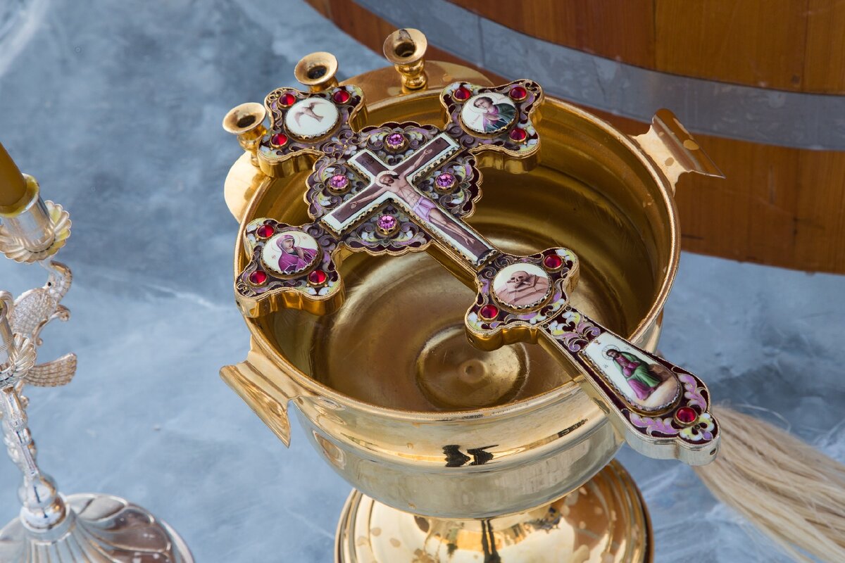 крещение господне символы праздника. символика крещения. крещенские купания. символ крестин. крещение господне.