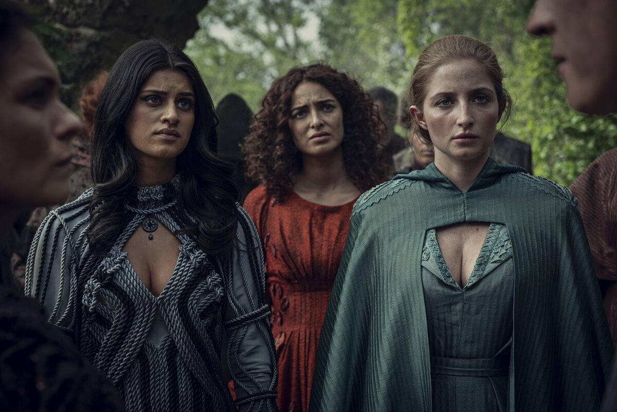 Трисс (Анна Шаффер) в центре. Источник witcher-tv.ru