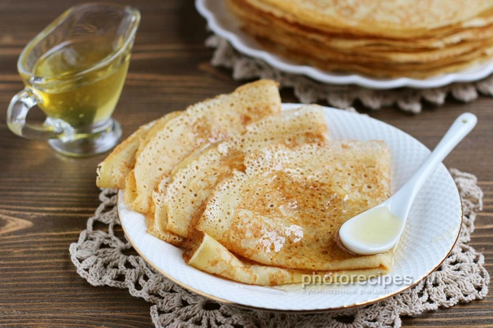 Спешу поделиться одним очень удачным рецептом вкусных заварных блинов на кефире. Блинчики получаются нежными, ажурными, с маленькими дырочками, ...