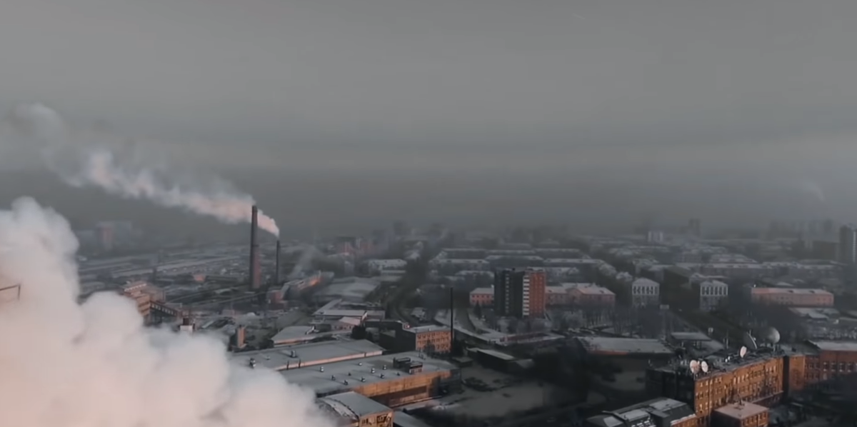Свинцовые тучи над городом