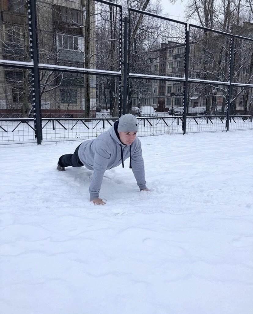 Фото было сделано после заветной 1000. Сама «многоповторка» проходила дома.