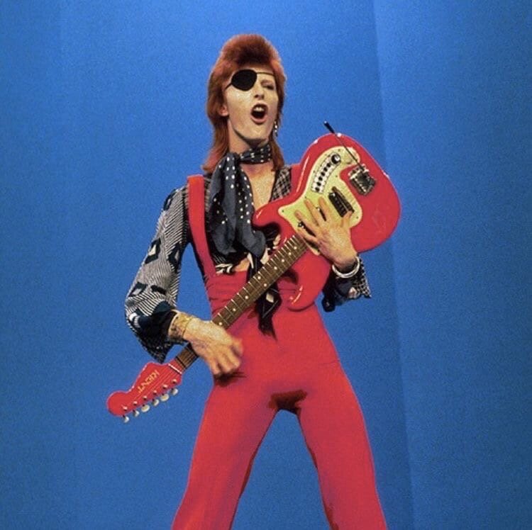 Дэвид Боуи, 1974. Исполнение песни Rebel Rebel