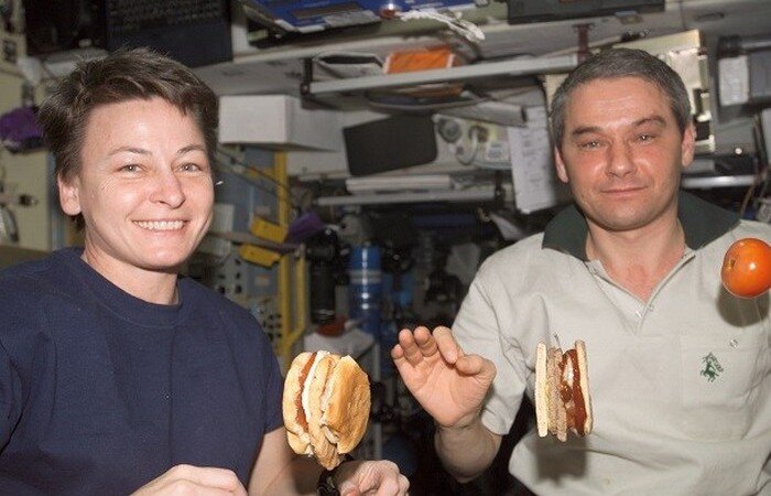 
В космосе меняется вкус.
