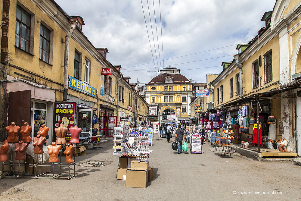 Рынок «Апраксин двор» в Санкт-Петербурге
