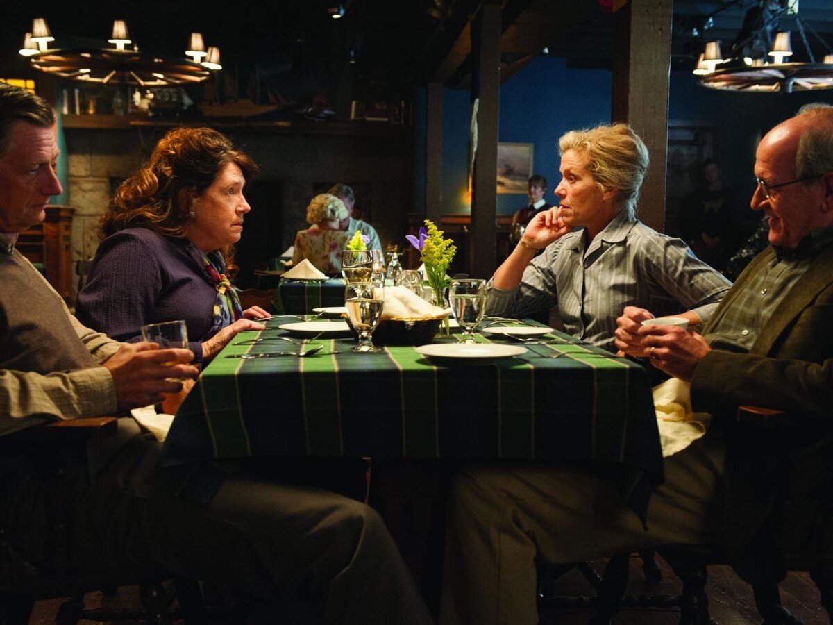 кадр из сериала "Что знает Оливия?"