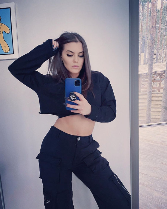 Соня Таюрская умудряется сохранять идеальную фигуру даже на карантине@sonyatayurskaya