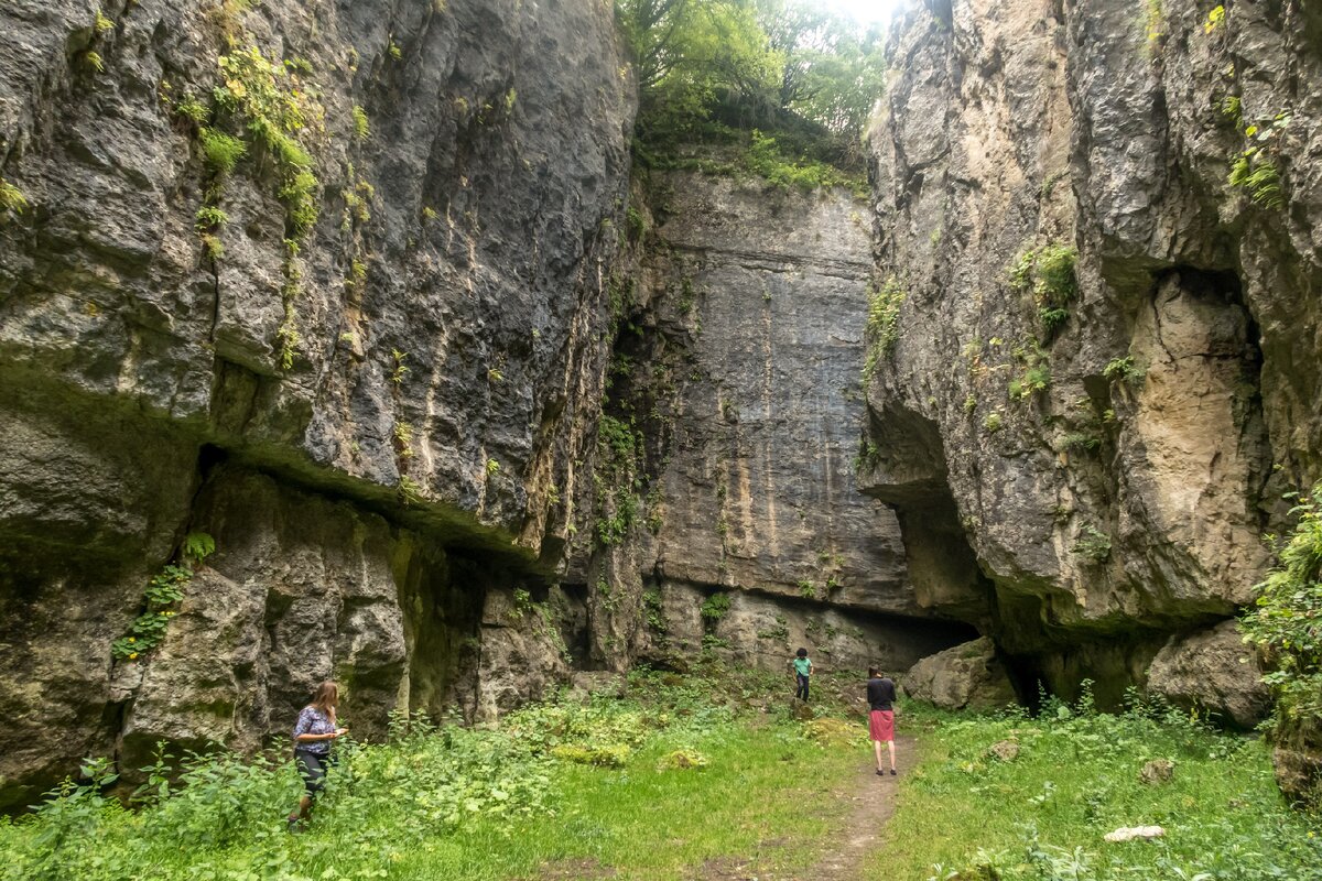 Каменная чаша Хунзахский