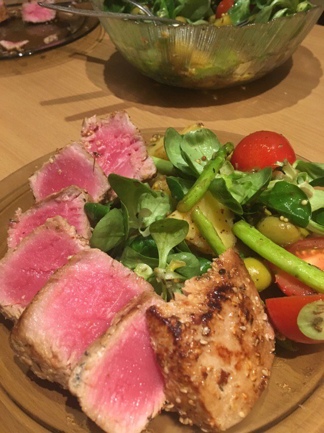 Вкусный Рецепт: Сытный нежный салат с тунцом