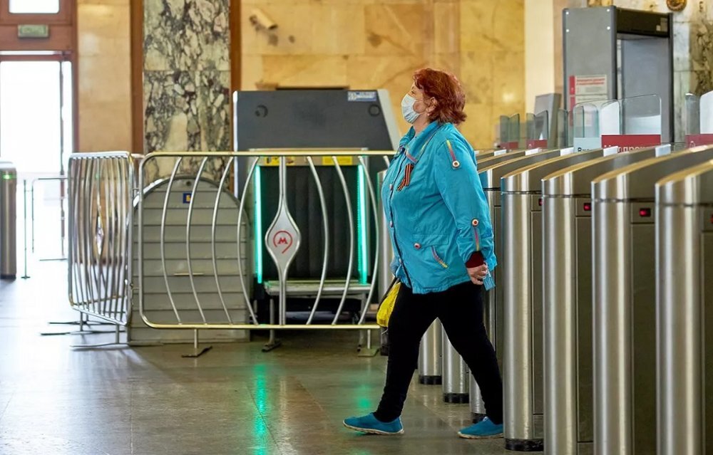 Маски в московском метро. Фото с сайта mos.ru 