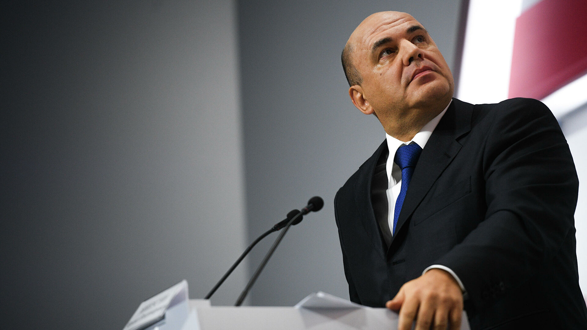 Российский государственный и политический деятель, экономист. Председатель Правительства Российской Федерации с 16 января 2020. Руководитель Федерального агентства по управлению особыми экономическими зонами. 
Родился: 3 марта 1966 г. (54 года), Лобня, Московская область, РСФСР, СССР