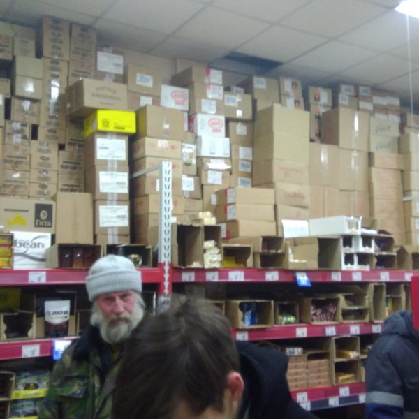 «Легкоснимаемые коробки с «самым лёгким товаром»»