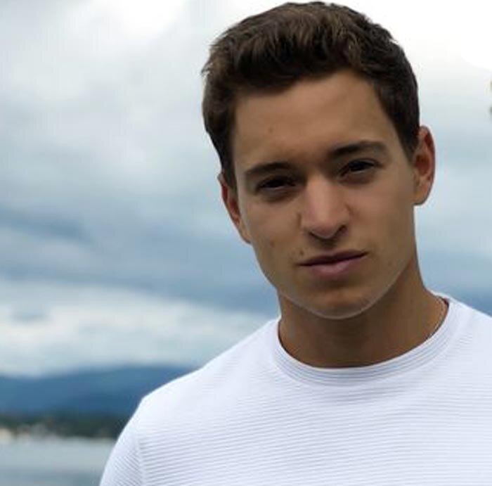 Фото из свободного доступа. Вот так выглядит Эммануэль Тарпин. Очень приятный молодой человек.