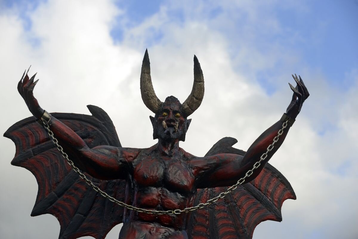 Статуя дьявола