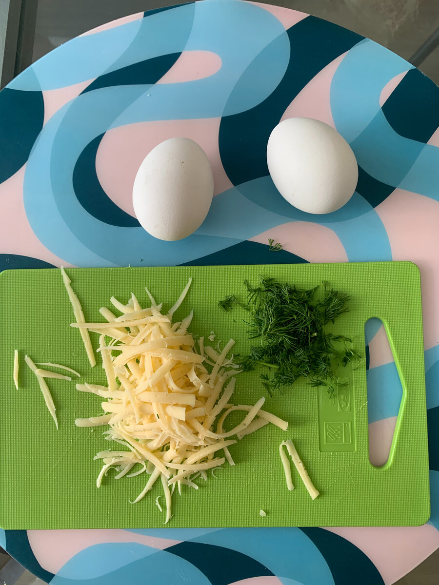 сыр, зелень ,2 яйца