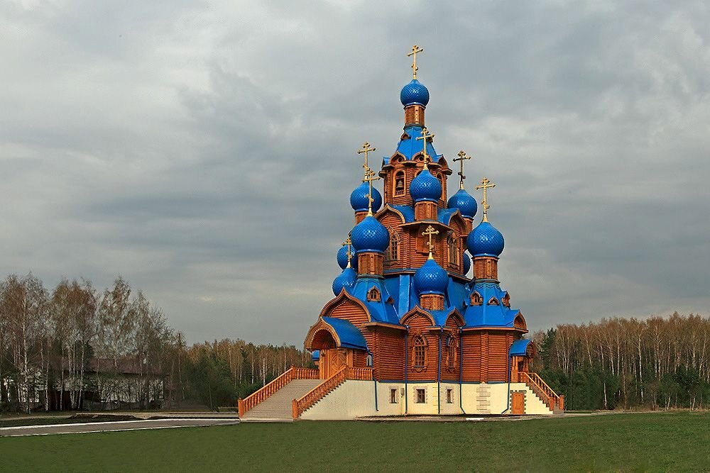 Где звездный храм. Храм Преображения Господня в Звездном Городке. Тринадцатикупольный храм Преображения Господня в Звездном Городке. 13 Купольный храм Преображения Господня в Звездном Городке. Церковь в Звездном Городке Московской области.