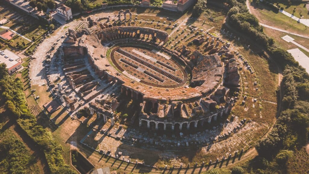 Развалины амфитеатра в Капуе.