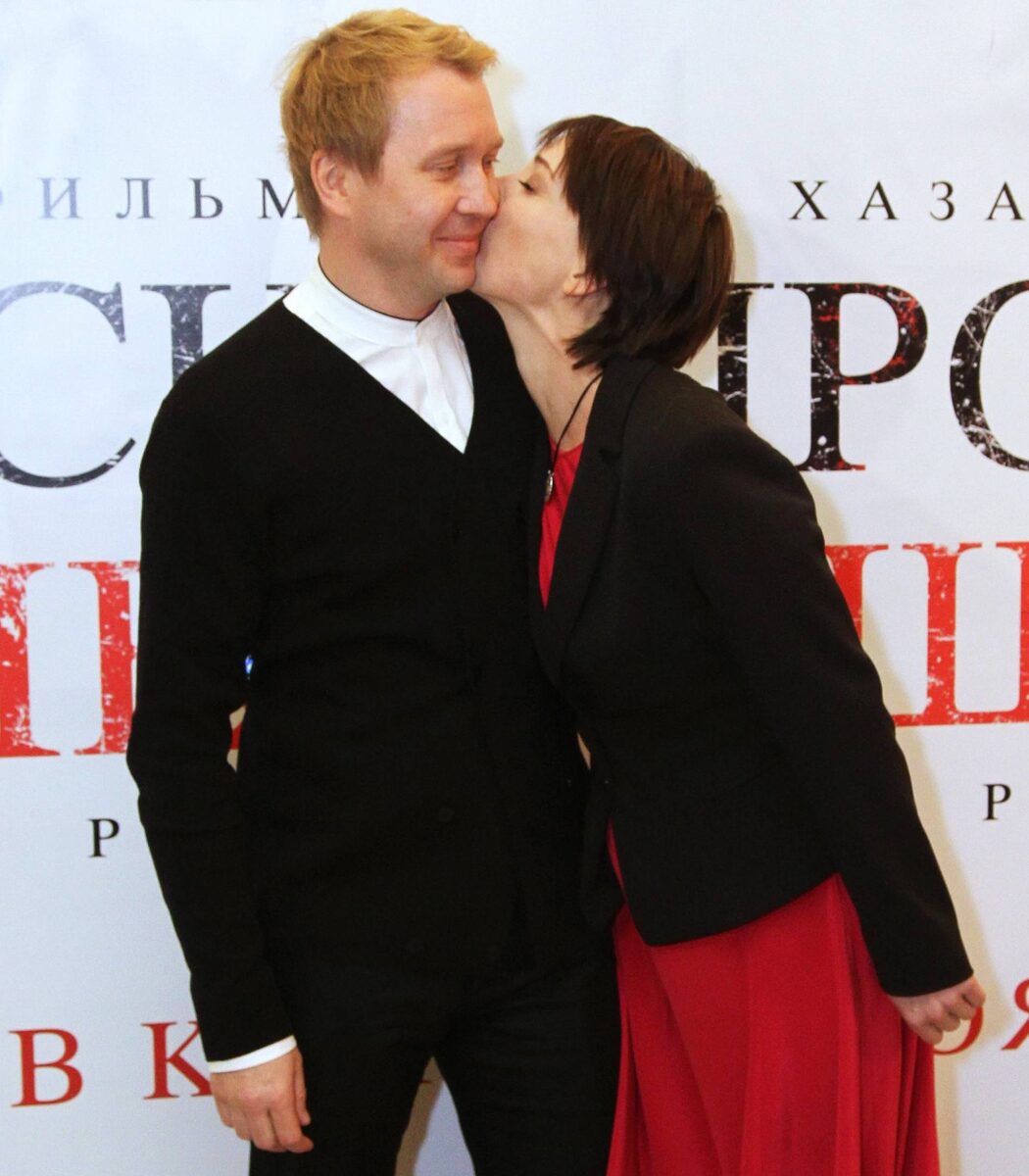 Евгений миронов и сергей астахов целуются