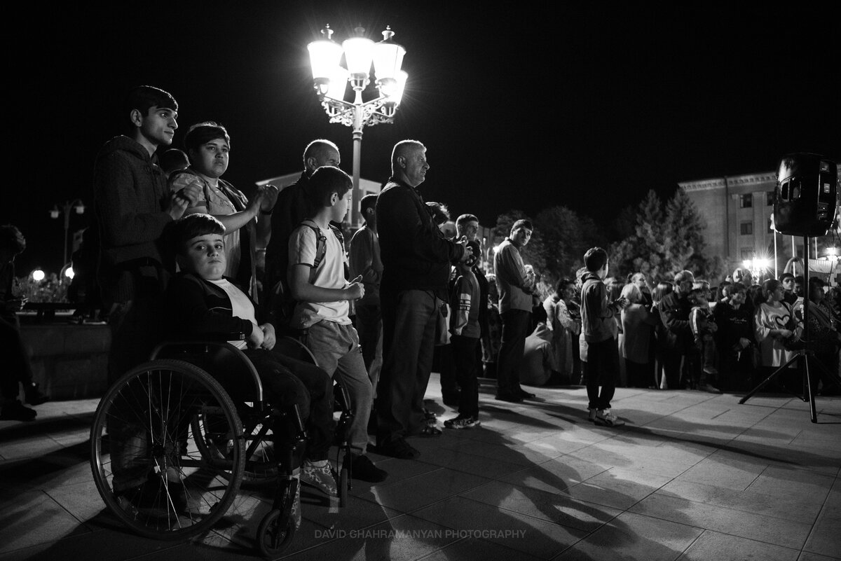 Участники митинга в Степанакерте призвали признать независимость НКР. Фоторепортаж